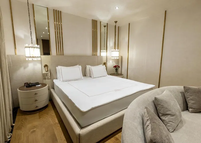 Grand Opera & Casino & Hotel *