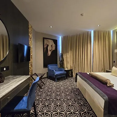Grand Opera & Casino & Hotel *