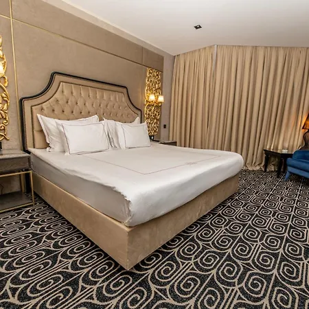 Hotel Grand Opera & Casino & *