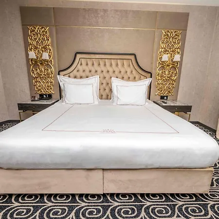 Grand Opera & Casino & Hotel *