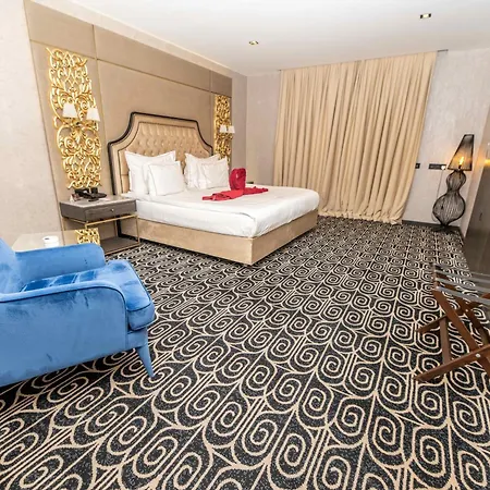 Hotel Grand Opera & Casino & *