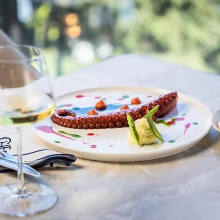 Grand Opera & Casino & Hotel Kirenia