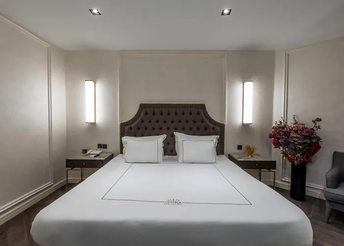 Grand Opera & Casino & ホテル *